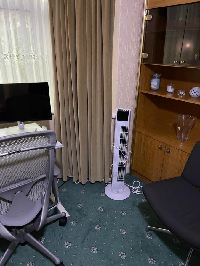 Room Canvey Island Exterior photo